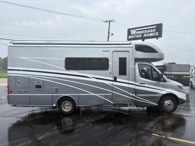 2020 Winnebago View 24D - Used Class C For Sale by Winnebago Motor Homes in Rockford, Illinois