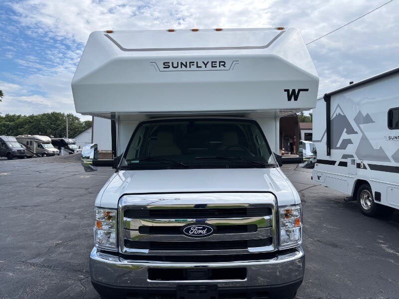 2027 Winnebago Sunflyer 24GG - New Class C For Sale by Winnebago Motor Homes in Rockford, Illinois