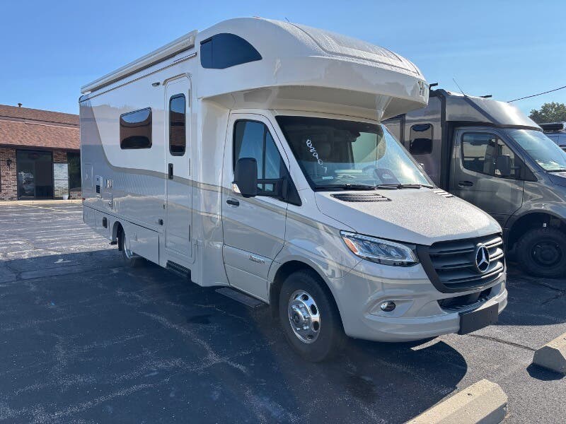 2027 View 24D by Winnebago from Winnebago Motor Homes in Rockford, Illinois