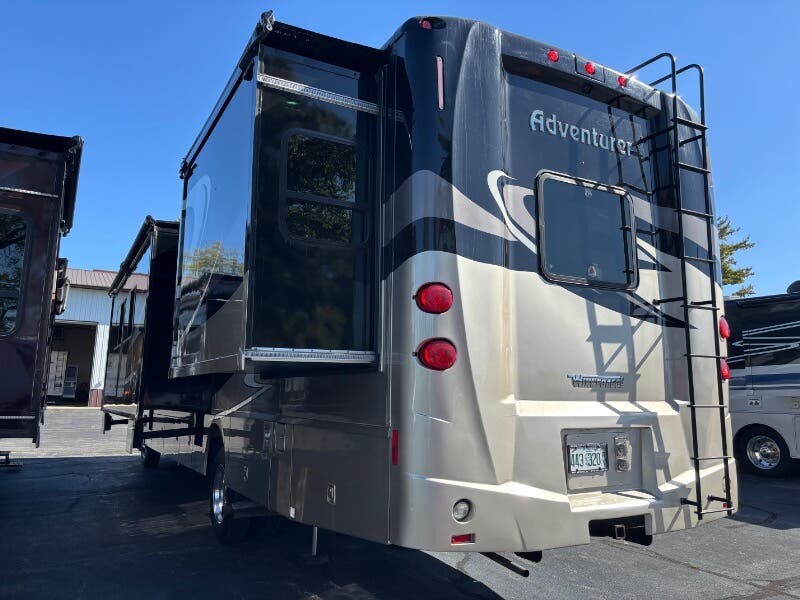 2015 Winnebago Adventurer 38Q - Used Class A For Sale by Winnebago Motor Homes in Rockford, Illinois