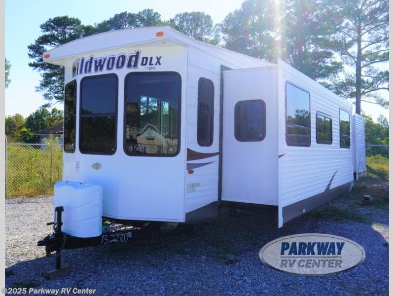 2013 Forest River Wildwood DLX 39FDEN RV for Sale in Ringgold, GA 30736