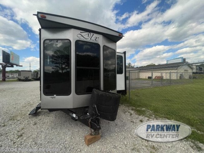 2020 Wildwood DLX 353FLFB by Forest River from Parkway RV Center in Ringgold, Georgia