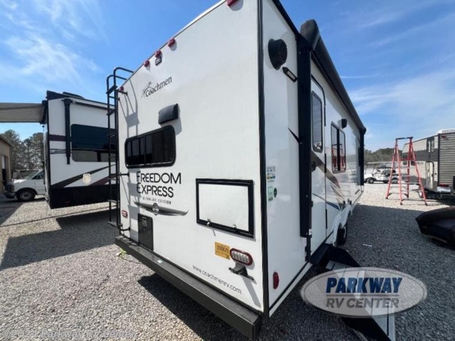 2022 Freedom Express Ultra Lite 246RKS by Coachmen from Parkway RV Center in Ringgold, Georgia