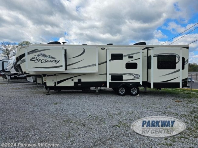 2017 Heartland Big Country 3965 DSS - Used Fifth Wheel For Sale by Parkway RV Center in Ringgold, Georgia