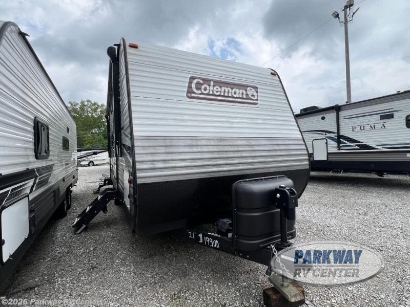 2021 Coleman Lantern Series 263BH - Used Travel Trailer For Sale by Parkway RV Center in Ringgold, Georgia features Slideout