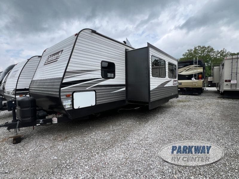 Used 2021 Coleman Lantern Series 263BH available in Ringgold, Georgia