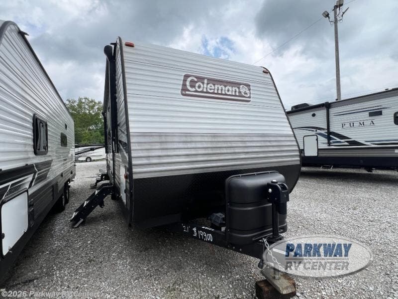 2021 Coleman Lantern Series 263BH - Used Travel Trailer For Sale by Parkway RV Center in Ringgold, Georgia features Slideout