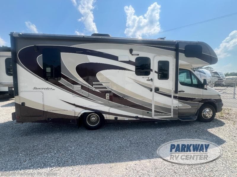 2017 Sunseeker MBS 2400R by Forest River from Parkway RV Center in Ringgold, Georgia