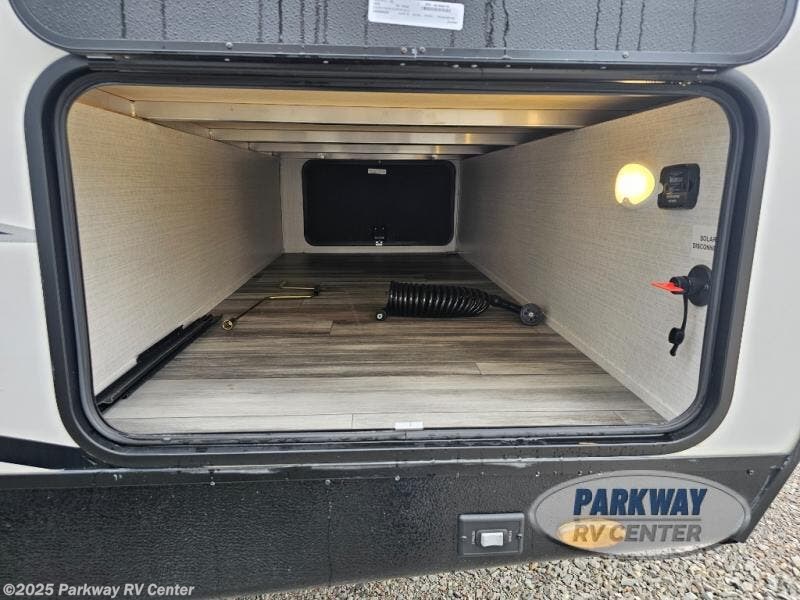 Used 2024 Cruiser RV Twilight Signature TWS-25BH available in Ringgold, Georgia