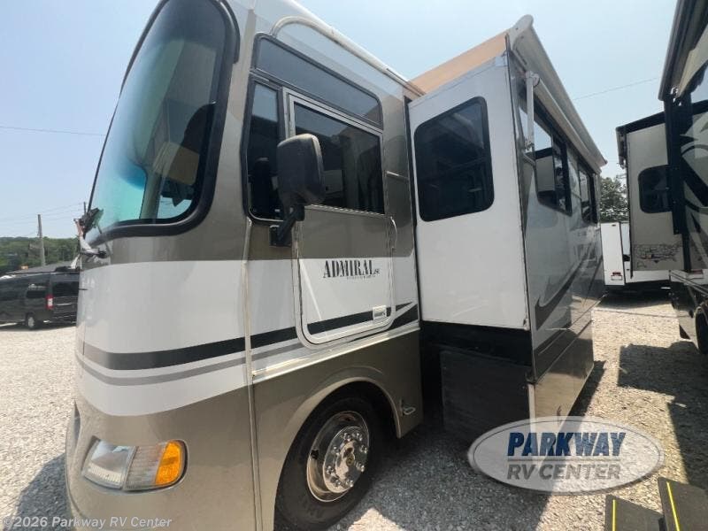 2004 Admiral SE 32 PBD by Holiday Rambler from Parkway RV Center in Ringgold, Georgia
