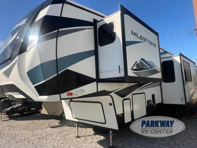 2022 Milestone 386BH by Heartland from Parkway RV Center in Ringgold, Georgia