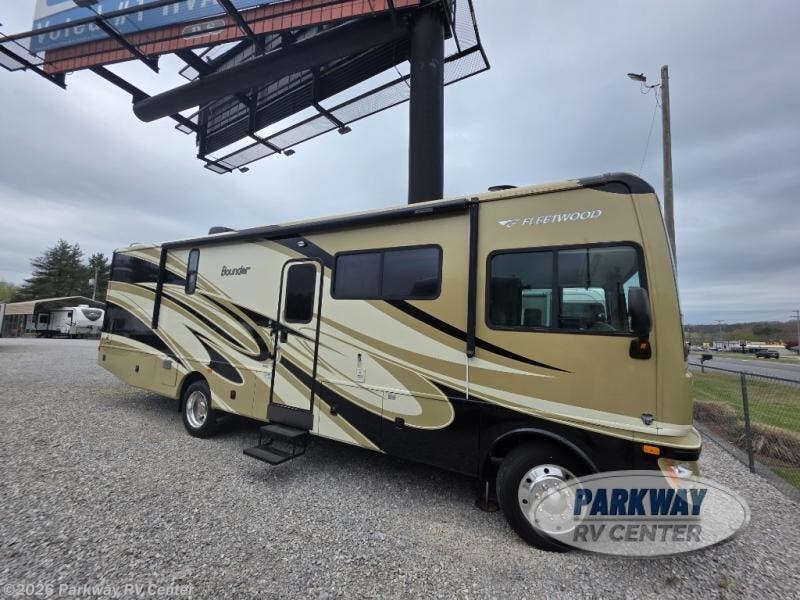 2011 Bounder 33U by Fleetwood from Parkway RV Center in Ringgold, Georgia