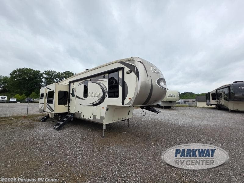 2018 Columbus Compass 384RDC by Palomino from Parkway RV Center in Ringgold, Georgia