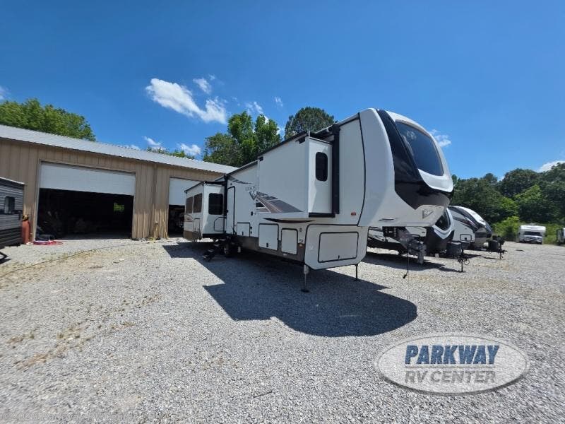 2022 Cedar Creek Champagne Edition 38EBS by Forest River from Parkway RV Center in Ringgold, Georgia