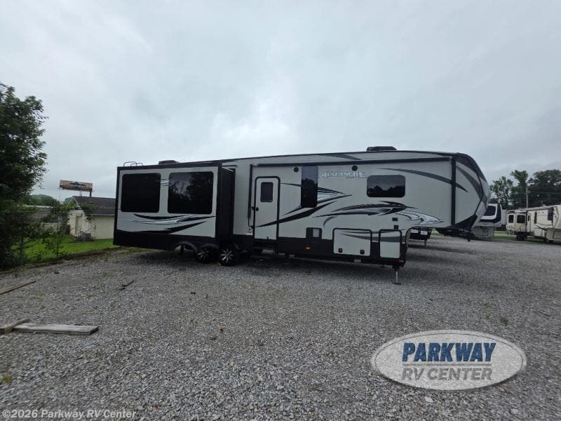 2016 Avalanche 331RE by Keystone from Parkway RV Center in Ringgold, Georgia