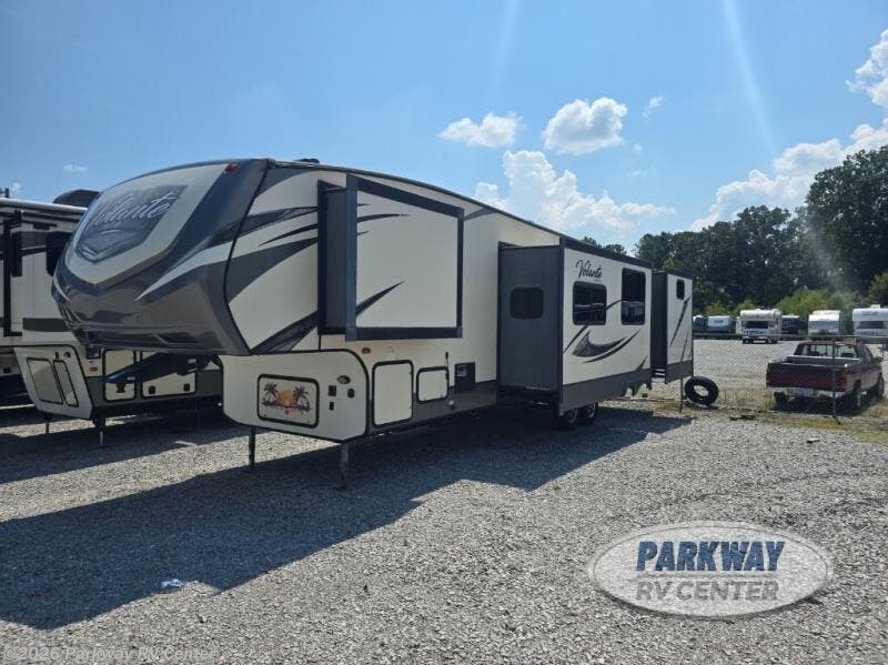 2018 Volante 360DB by CrossRoads from Parkway RV Center in Ringgold, Georgia