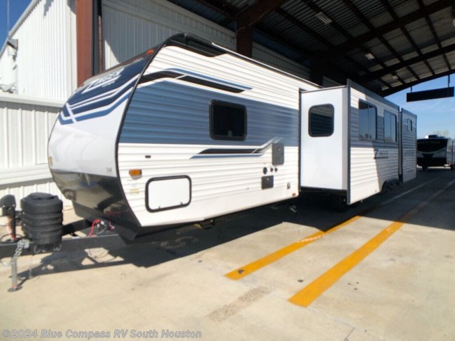 2024 Zinger ZR331BH by CrossRoads from Blue Compass RV South Houston in Alvin, Texas