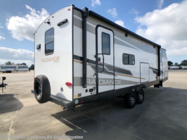 2023 Cruiser RV Radiance Ultra Lite 27RK - New Travel Trailer For Sale by Blue Compass RV South Houston in Alvin, Texas