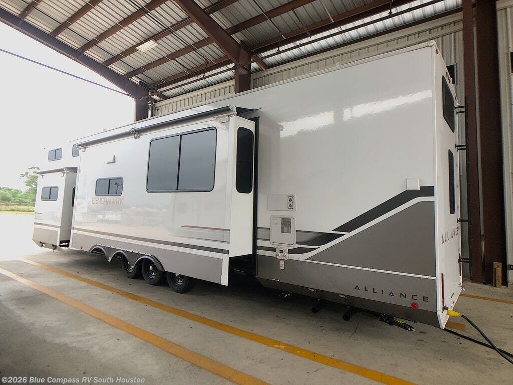 New 2025 Alliance RV Benchmark 44LFT available in Alvin, Texas