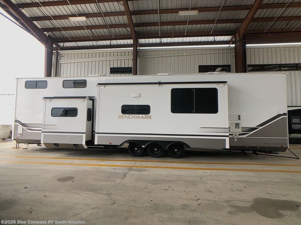 2025 Benchmark 44LFT by Alliance RV from Blue Compass RV South Houston in Alvin, Texas