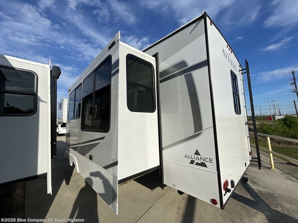 New 2025 Alliance RV Avenue 33RKS available in Alvin, Texas