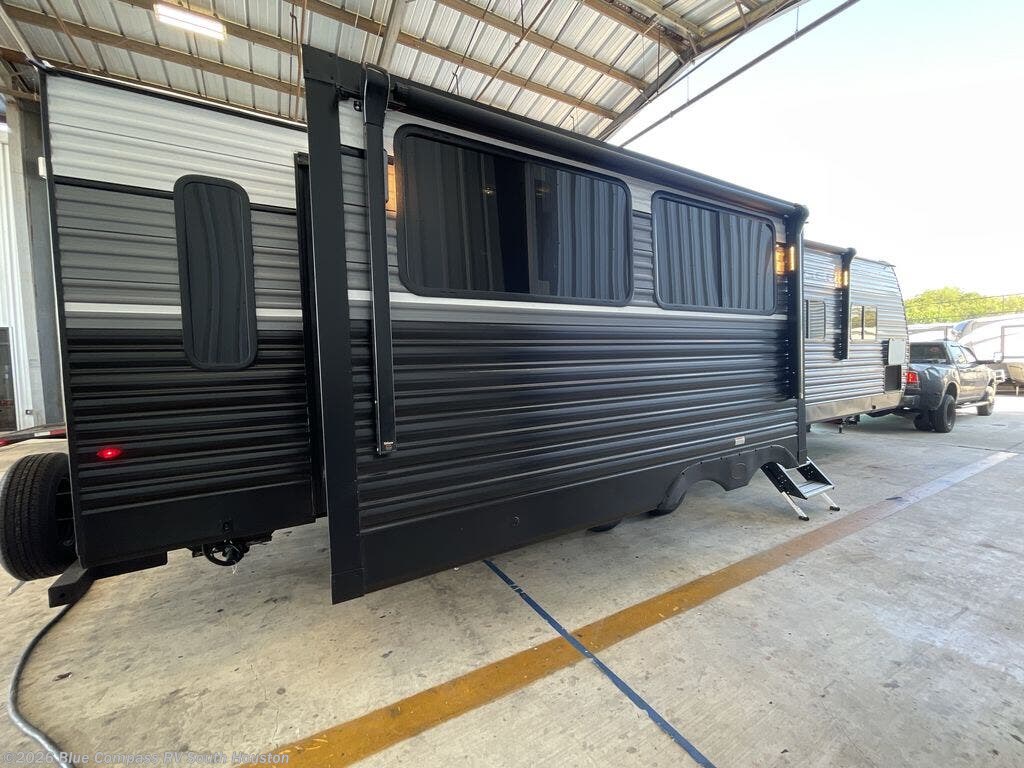 2026 Zinger 340LR by CrossRoads from Blue Compass RV South Houston in Alvin, Texas