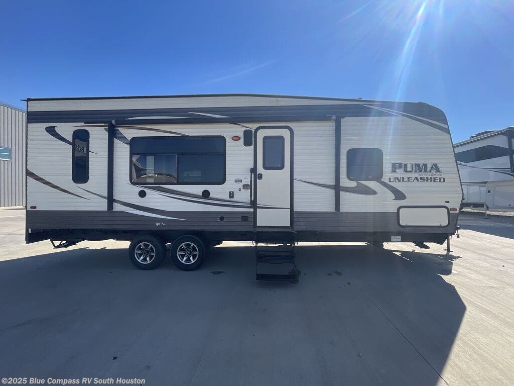 2016 Puma Unleashed 27-SBU by Palomino from Blue Compass RV South Houston in Alvin, Texas