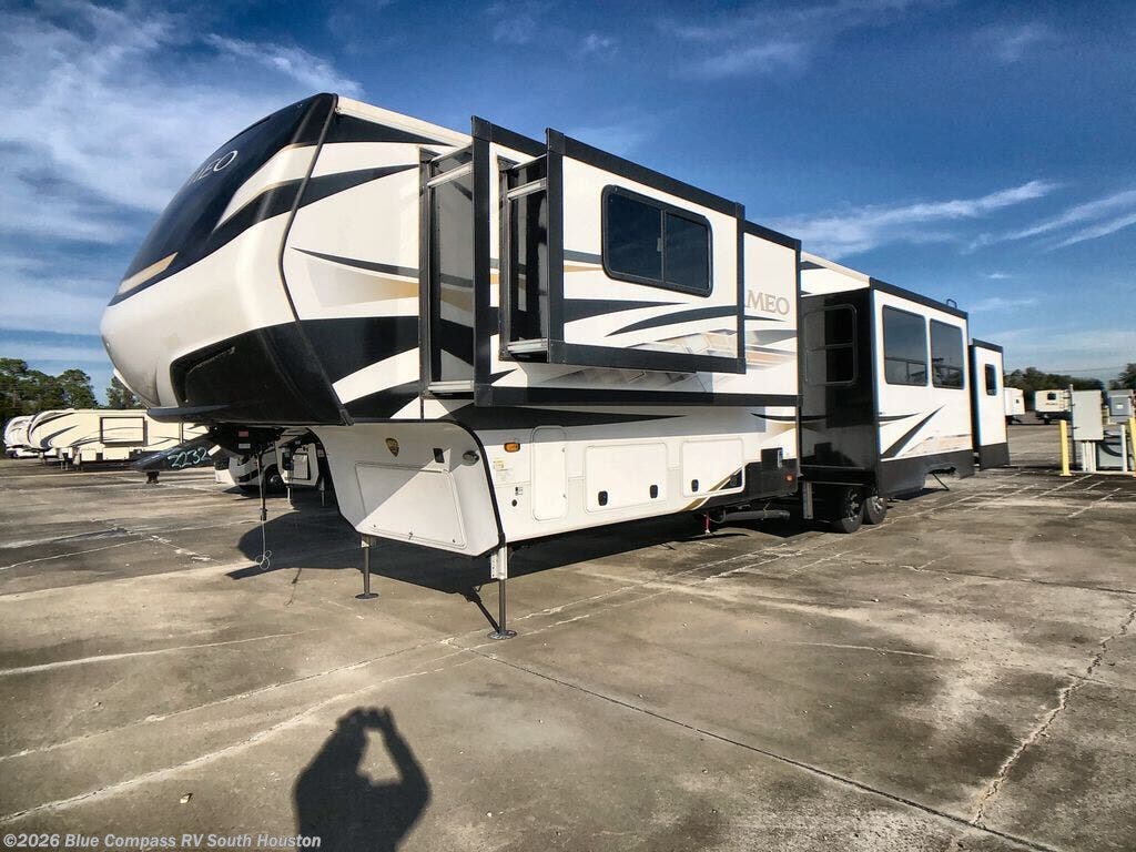 Used 2023 CrossRoads Cameo 4051BH available in Alvin, Texas