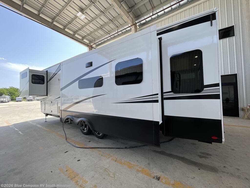 2025 Solitude 370DV by Grand Design from Blue Compass RV South Houston in Alvin, Texas