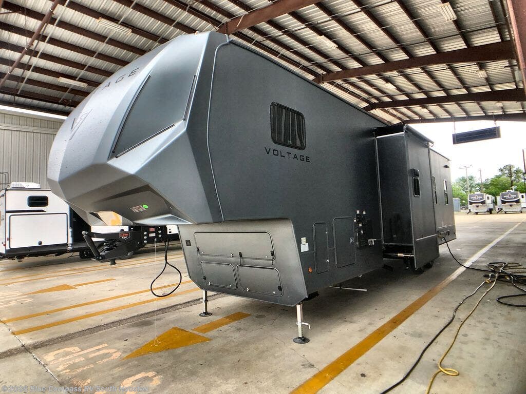 New 2026 Dutchmen Voltage V-Series 3600 available in Alvin, Texas