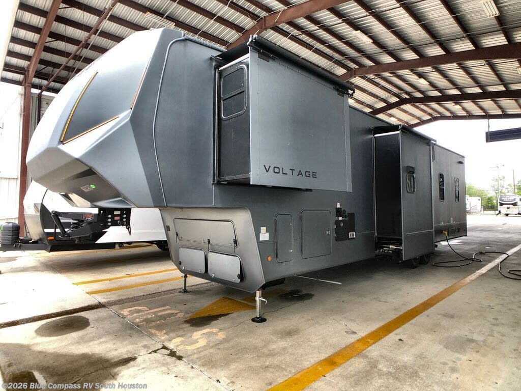 New 2026 Dutchmen Voltage V-Series 3850 available in Alvin, Texas