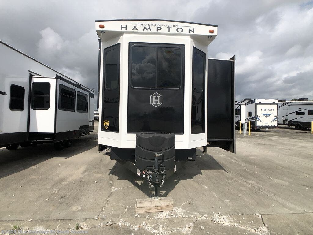 2023 Hampton 378DBB by CrossRoads from Blue Compass RV South Houston in Alvin, Texas