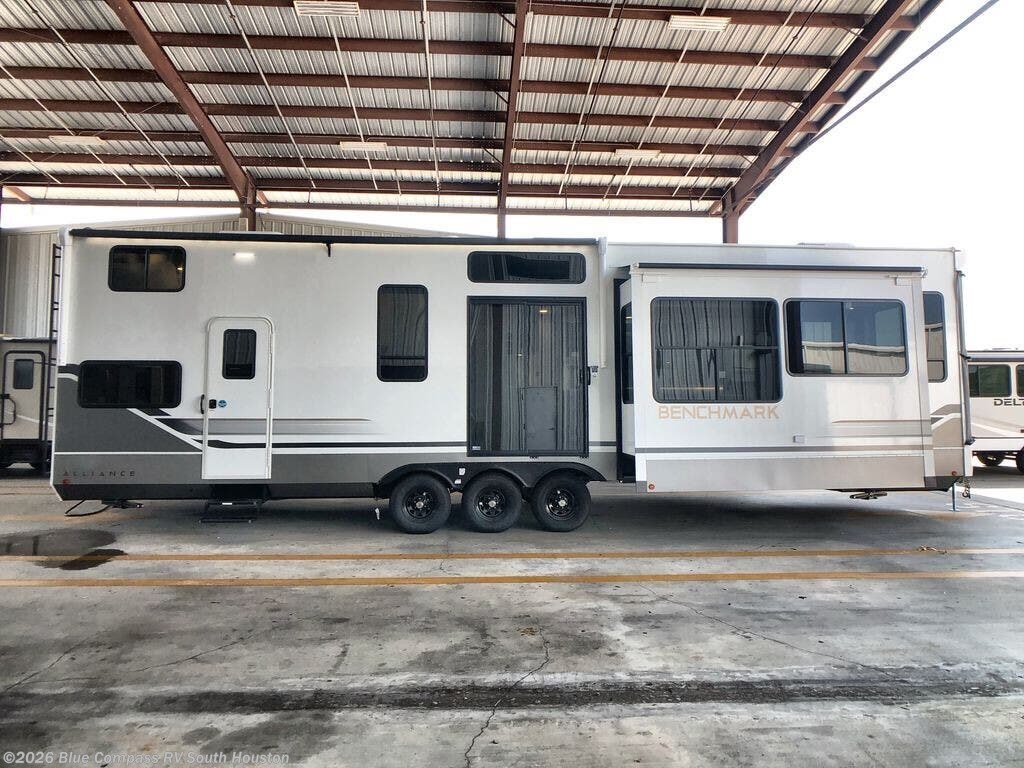 2026 Benchmark 44LFT by Alliance RV from Blue Compass RV South Houston in Alvin, Texas