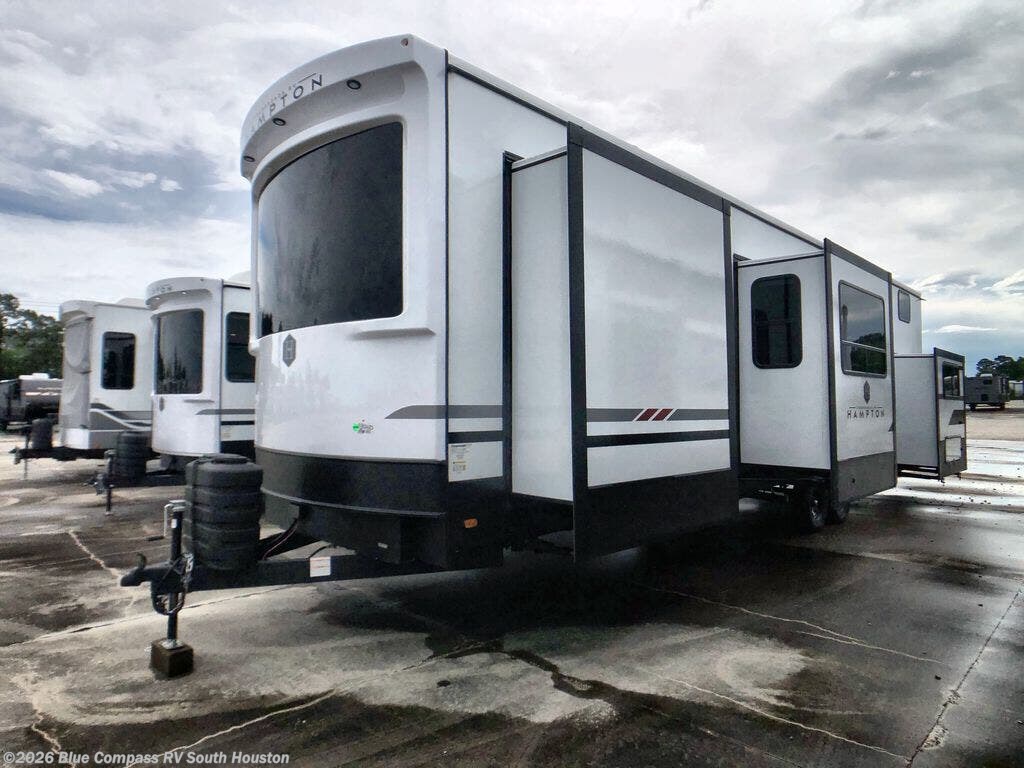 New 2026 CrossRoads Hampton 388FKL available in Alvin, Texas