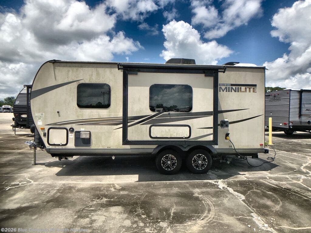 Used 2023 Forest River Rockwood Signature 2109S available in Alvin, Texas