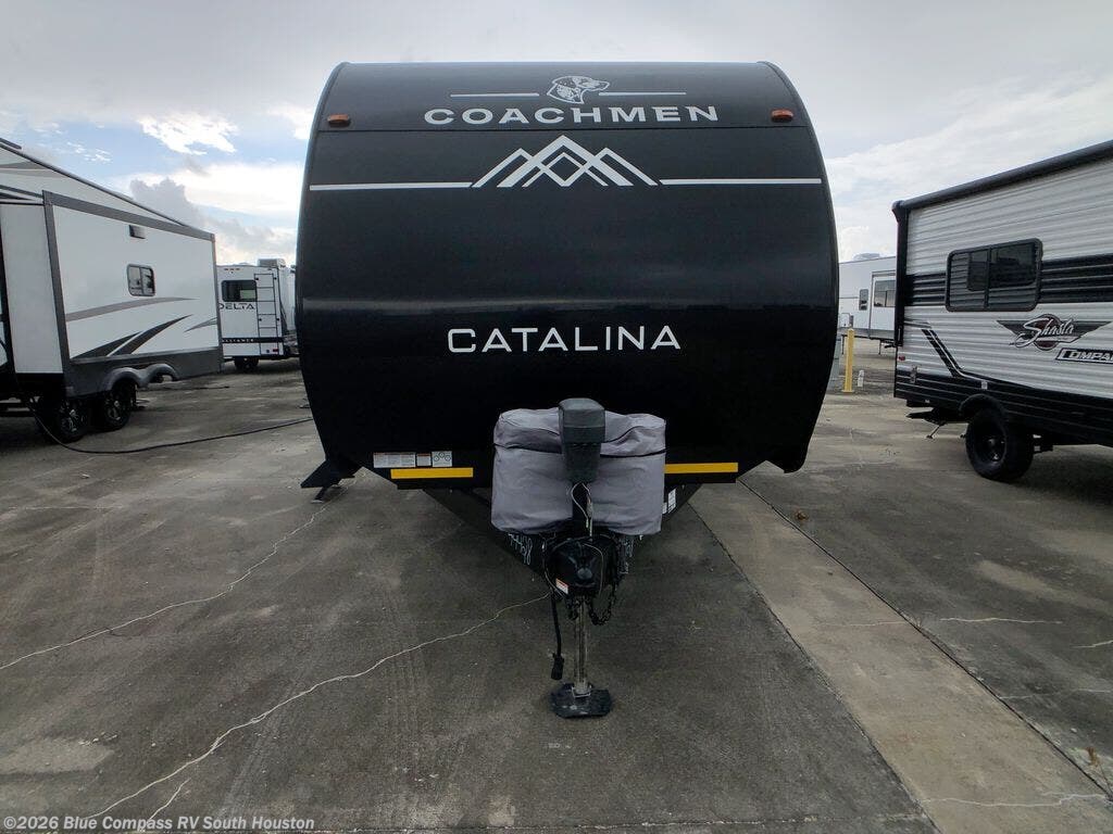 2025 Forest River CATALINA 261BHS - Used Travel Trailer For Sale by Blue Compass RV South Houston in Alvin, Texas