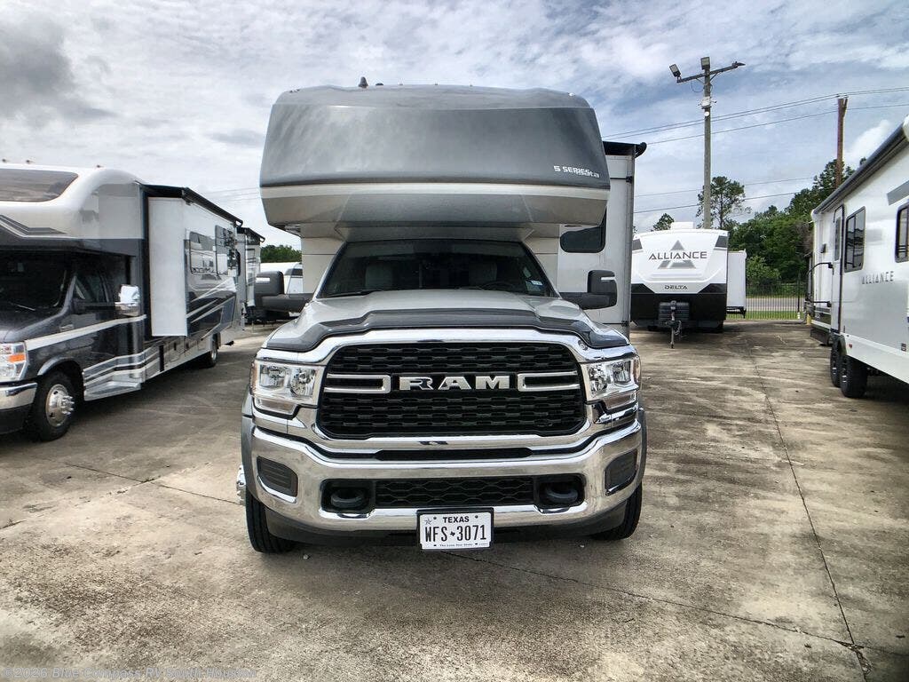 2025 Dynamax Corp ISATA 34DSD4X4 - Used Class C For Sale by Blue Compass RV South Houston in Alvin, Texas