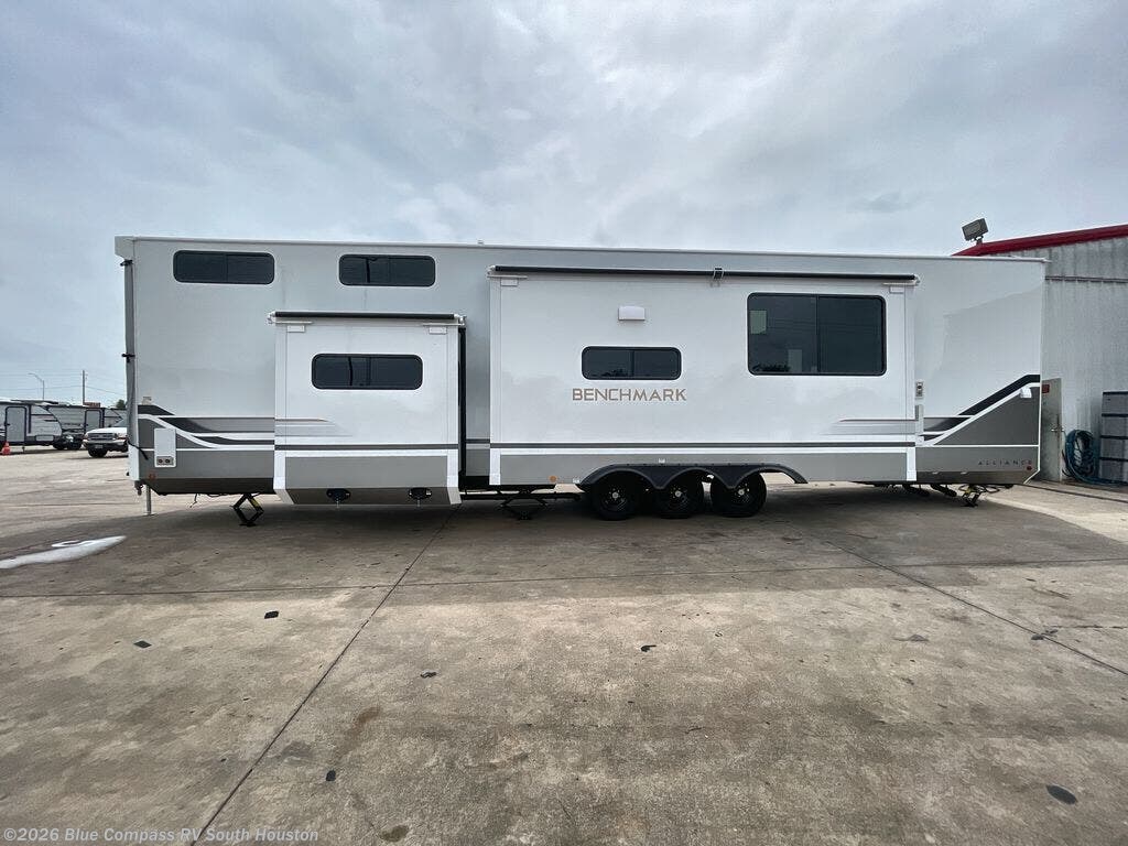 New 2026 Alliance RV Benchmark 44LFT available in Alvin, Texas