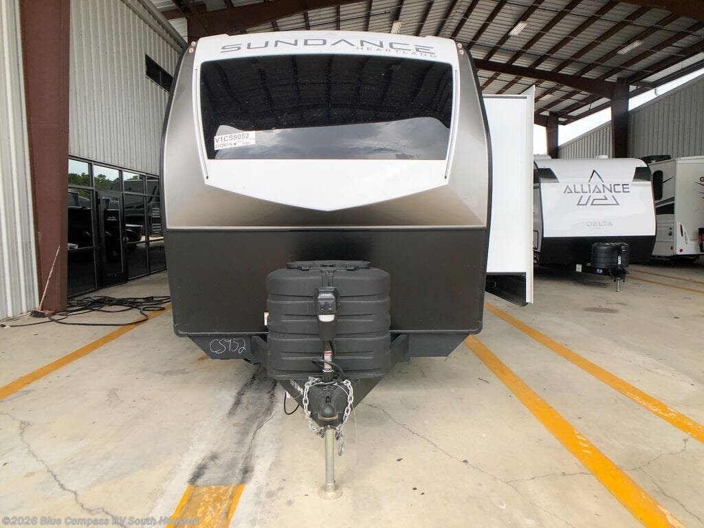 2027 Heartland Sundance 27OKFK - New Travel Trailer For Sale by Blue Compass RV South Houston in Alvin, Texas