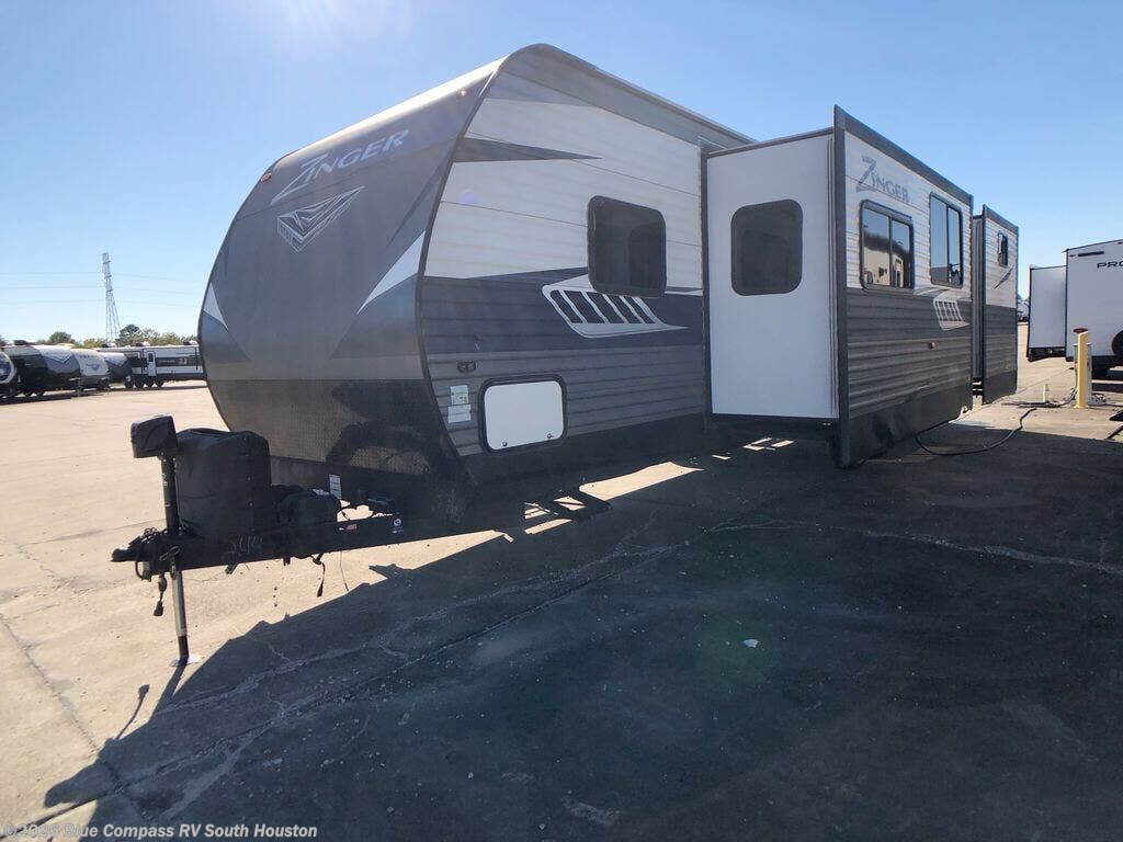 Used 2019 CrossRoads Zinger ZR328SB available in Alvin, Texas