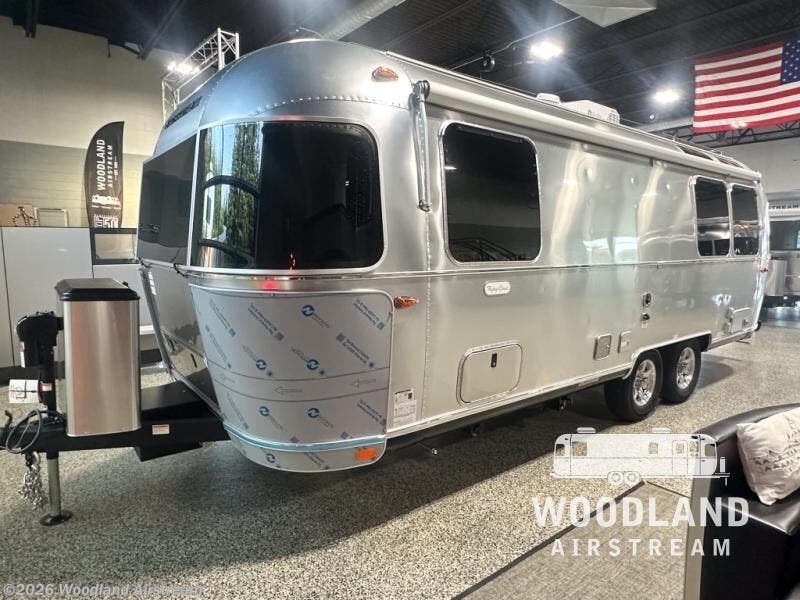 2026 Flying Cloud 25FB Twin by Airstream from Woodland Airstream in Grand Rapids, Michigan