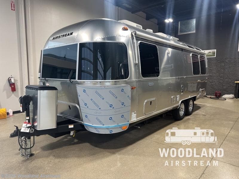 2026 Globetrotter 25FB Twin by Airstream from Woodland Airstream in Grand Rapids, Michigan