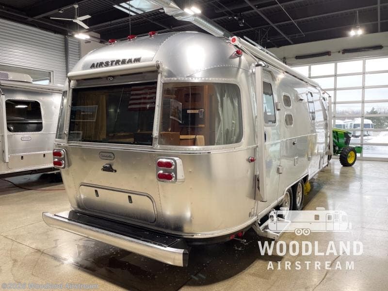 2026 Globetrotter 25FB Twin by Airstream from Woodland Airstream in Grand Rapids, Michigan