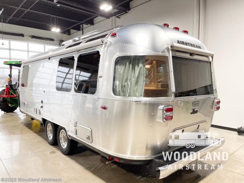 New 2026 Airstream Globetrotter 25FB Twin available in Grand Rapids, Michigan