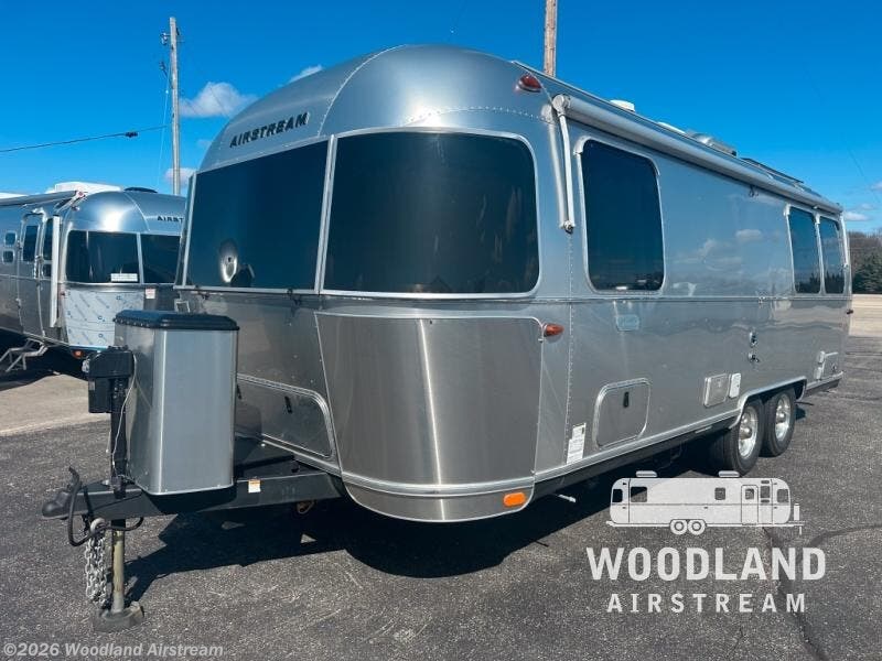2025 Globetrotter 25FB Twin by Airstream from Woodland Airstream in Grand Rapids, Michigan