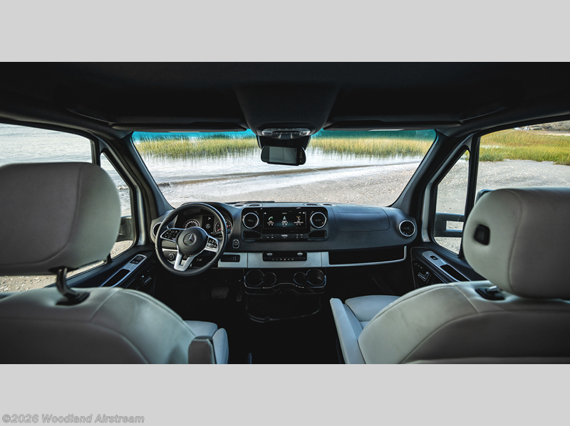 New 2026 Airstream Atlas 25MS Murphy Suite available in Grand Rapids, Michigan