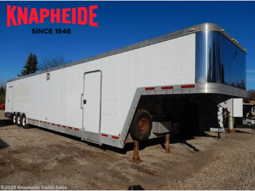 Used 2006 Featherlite 4940 available in McHenry, Illinois