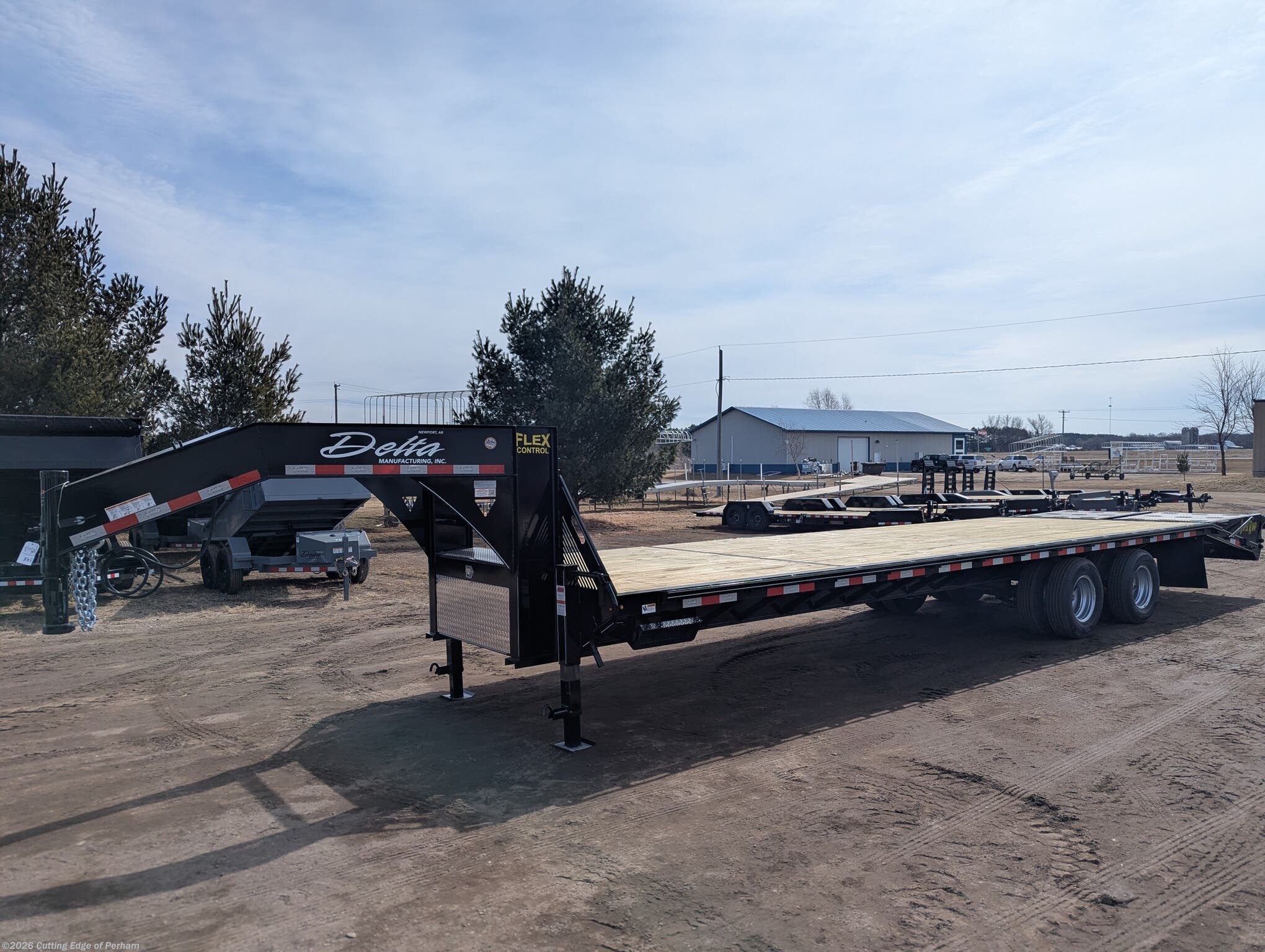 2026 Delta 32' Gooseneck flatbed 12k axles