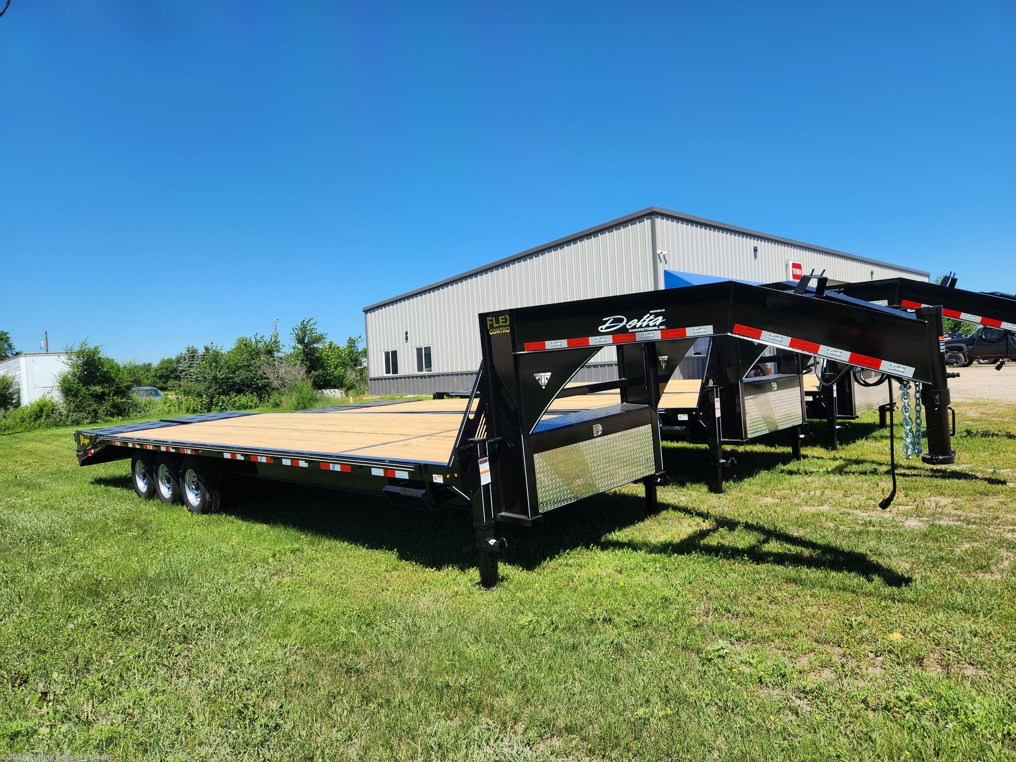 2026 Delta 30' gooseneck flat bed, Triple 7k axles