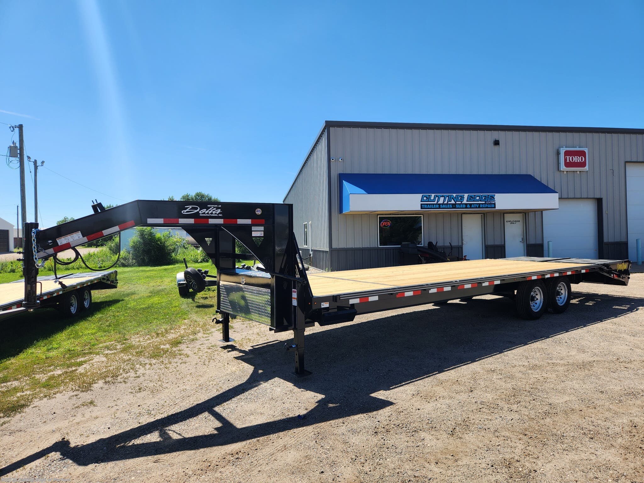 2026 Delta 28' gooseneck flatbed